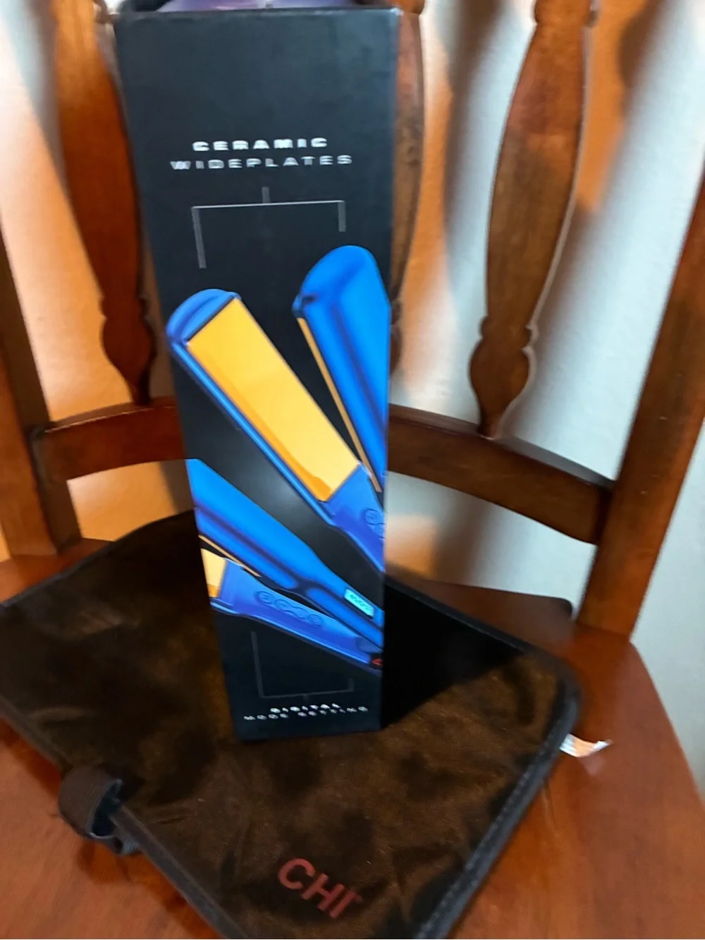 CHI 1.5" Wide Plates Hair Styling Flat Iron - Picture 4 of 9